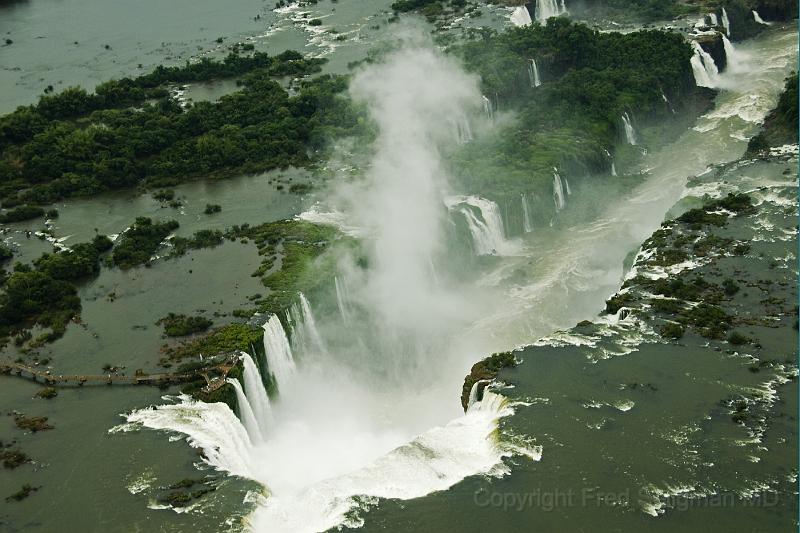 20071204_165022  D200 4200x2800.jpg - Iguazu Falls from the air